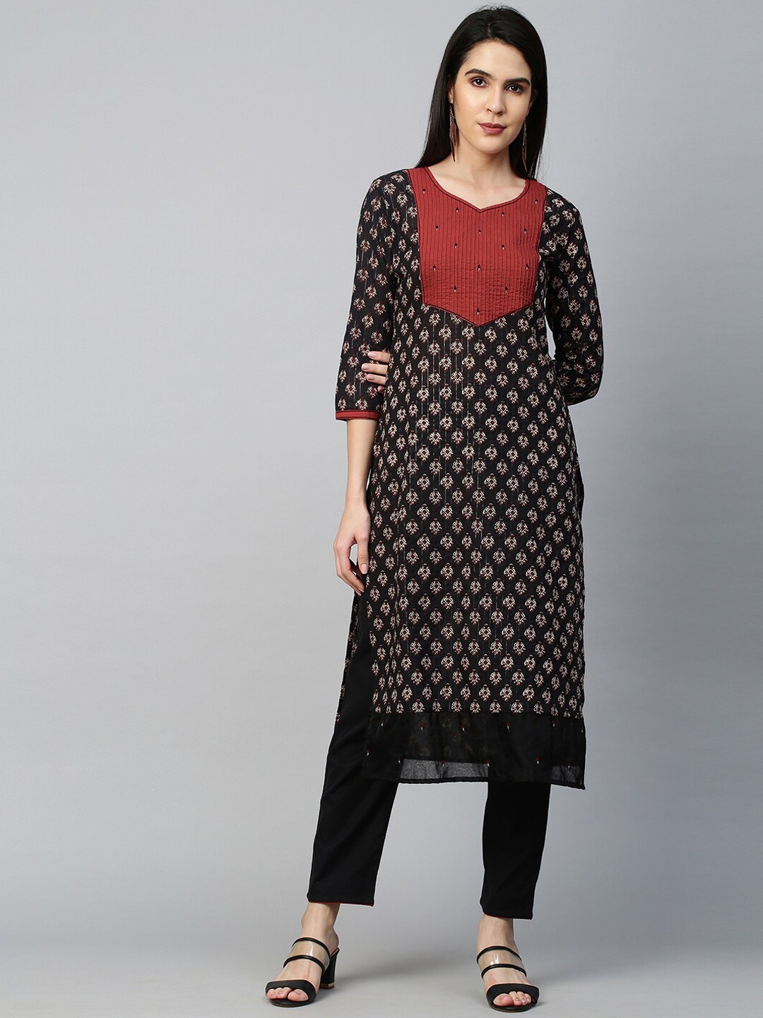 

FASHOR Women Black Ethnic Motifs Printed Mirror Work Kurta with Trousers