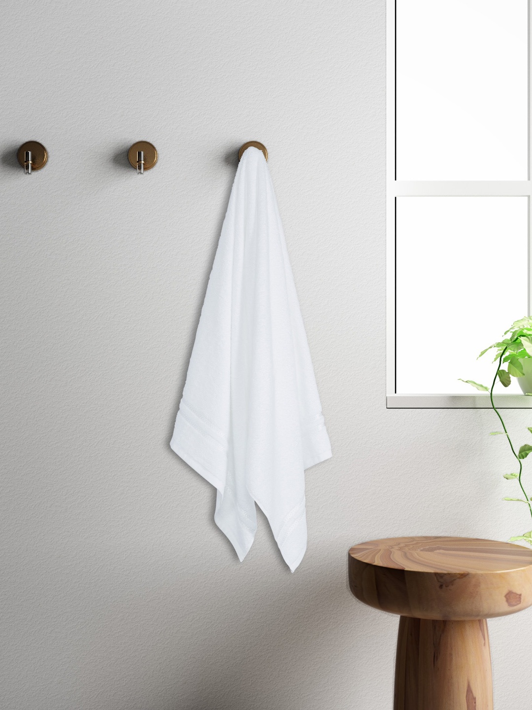 

Welspun White Solid Pure Cotton 380 GSM Bath Towel