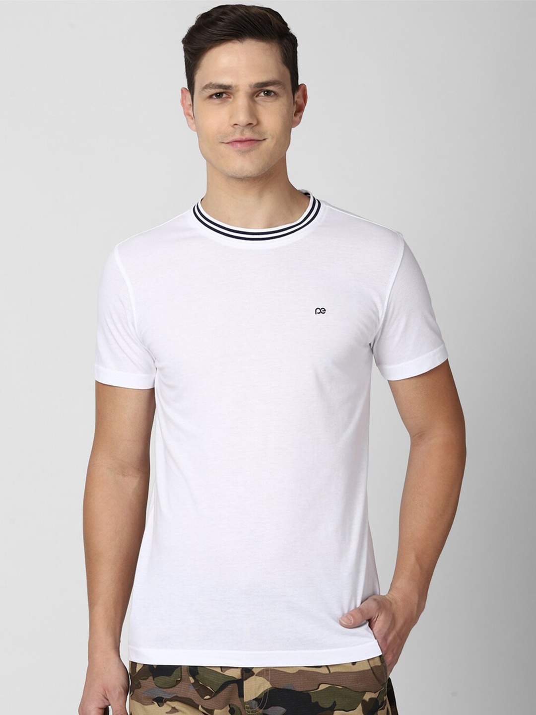 

Peter England Casuals Men White Slim Fit T-shirt