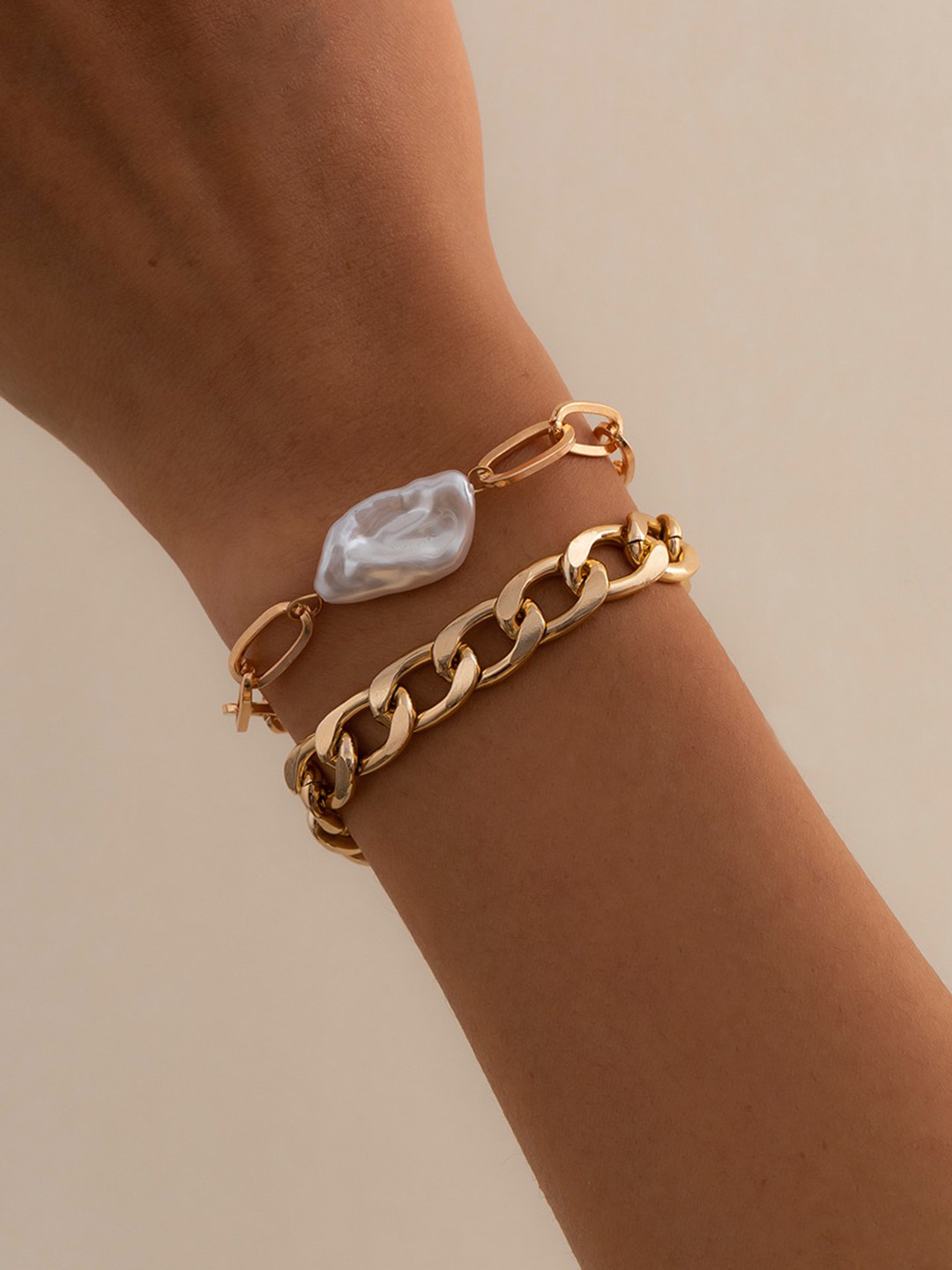 

WHITE LIES Women Set of 2 Gold-Toned Link Bracelet