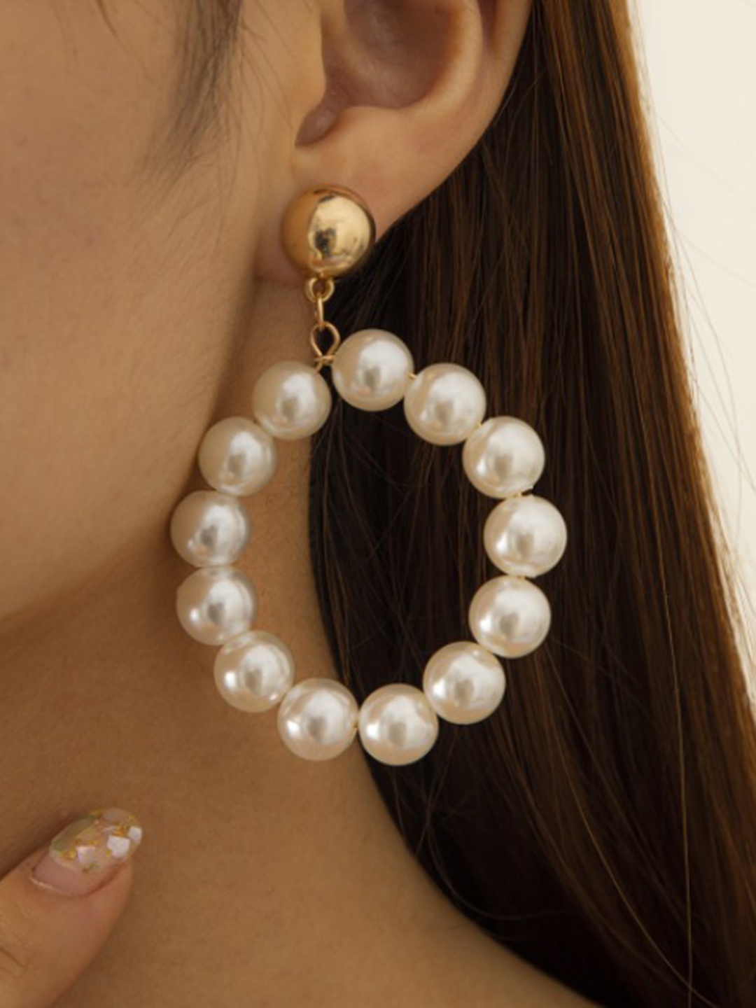 

WHITE LIES White Contemporary Drop Earrings