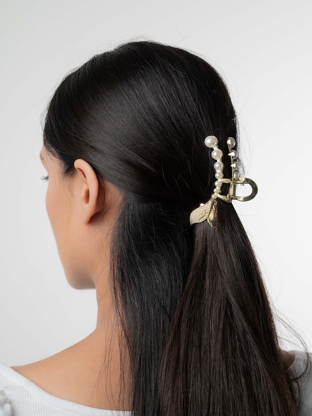 

WHITE LIES Women White & Gold-Toned Beaded Claw Clip