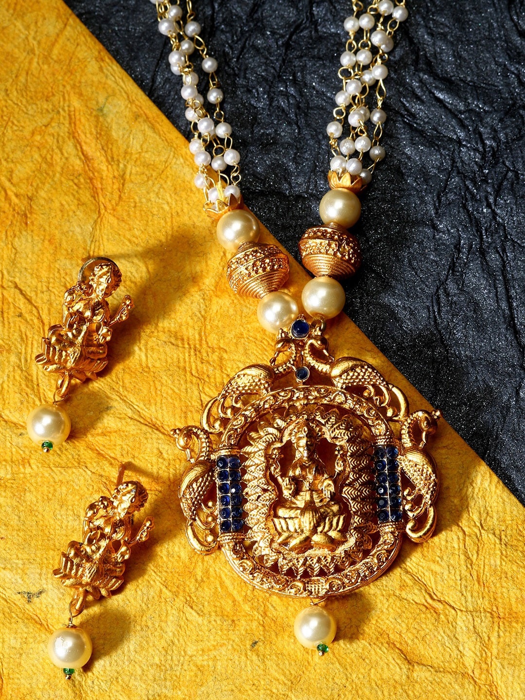 

ANIKAS CREATION Gold-Plated Blue Stone Studded & Pearl Temple Jewellery Set