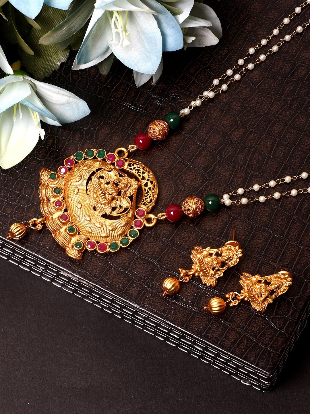 

ANIKAS CREATION Gold-Plated & Green Stone-Studded Jewellery Set
