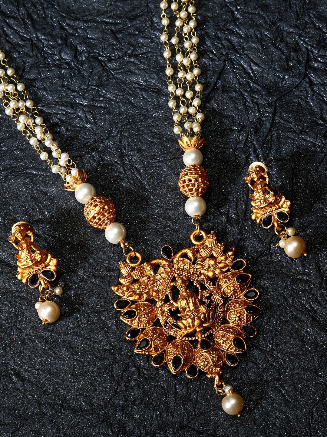

ANIKAS CREATION Gold-Plated Black Stone-Studded Jewelry Set