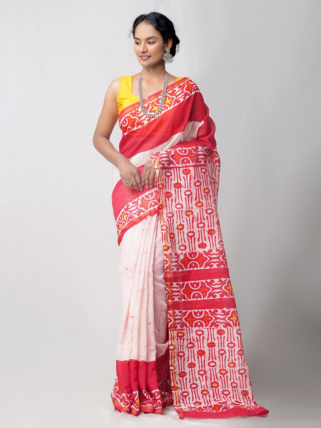 

Unnati Silks Red & Cream-Coloured Batik Zari Silk Cotton Chanderi Saree