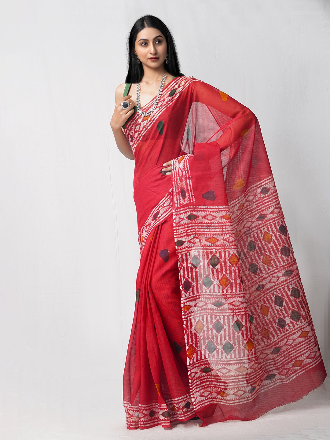 

Unnati Silks Red & Black Batik Printed Pure Cotton Kota Saree