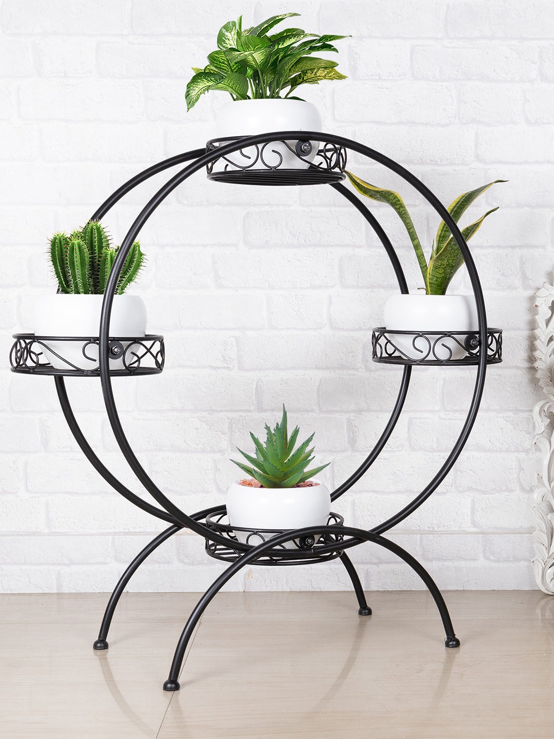 

Homesake Set Of 4 Black Solid Metal Planters With Round-Shaped Stand, White