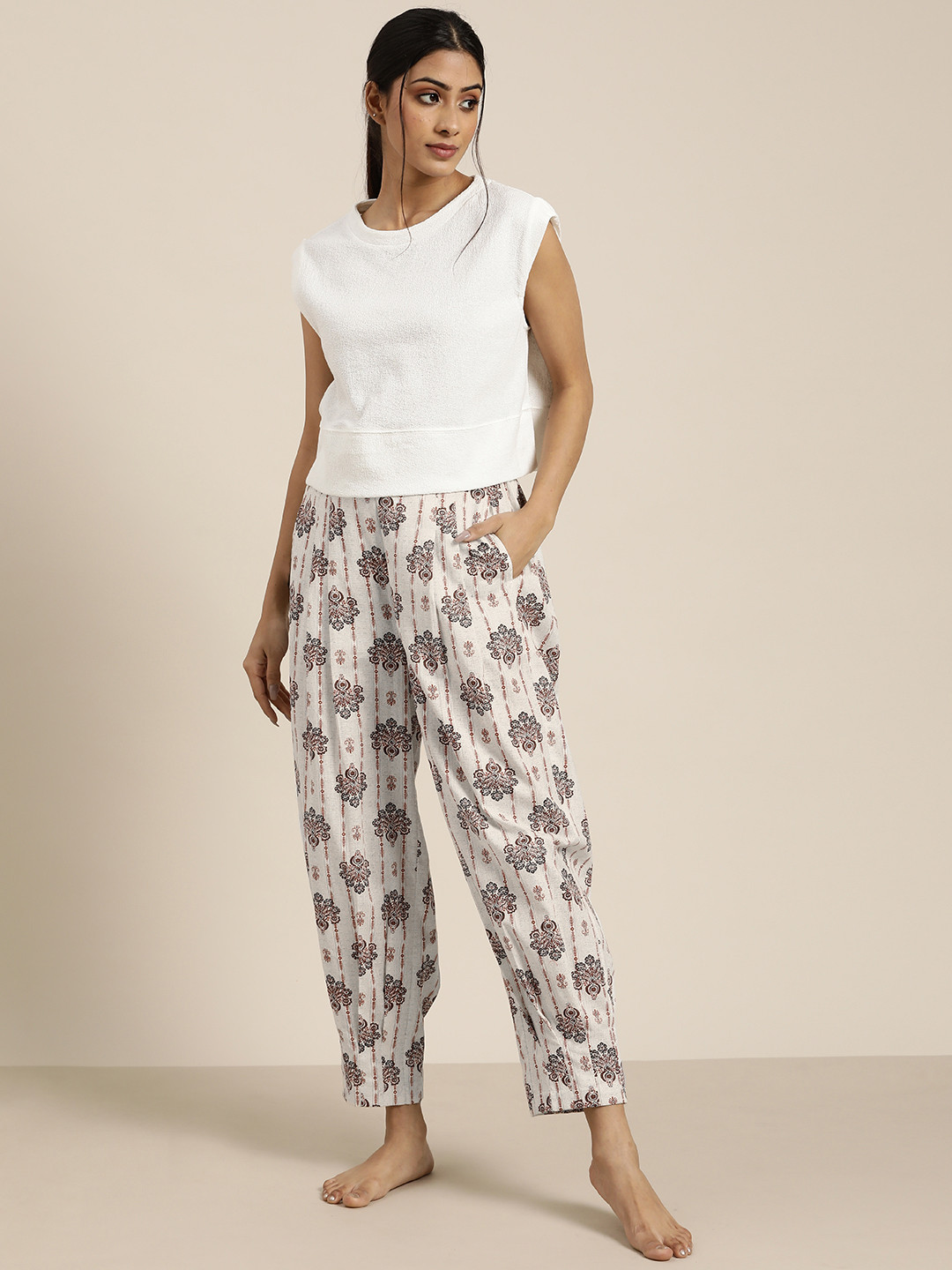 

Sangria Women Beige Ethnic Motifs Printed Lounge Pants