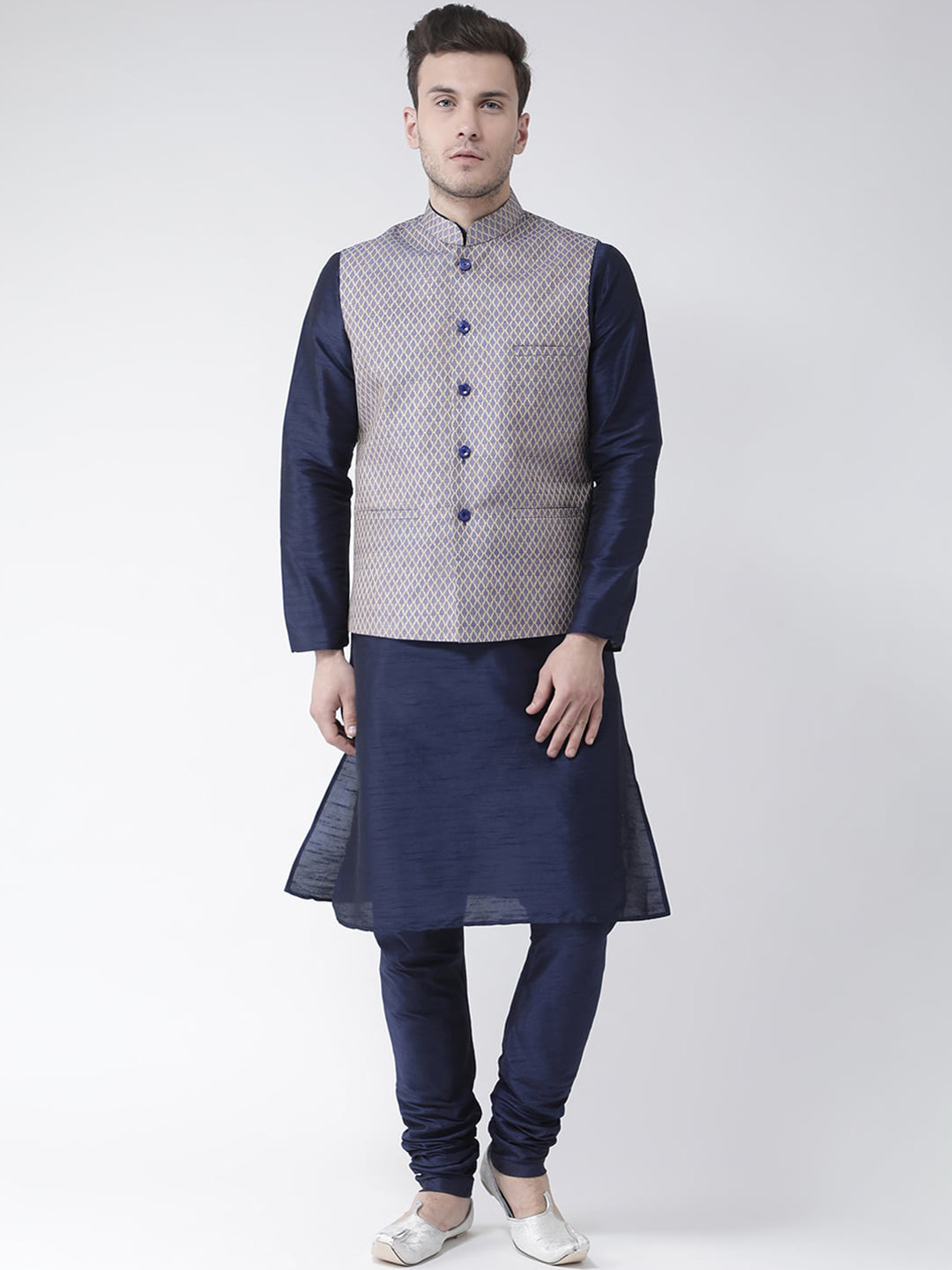 

DEYANN Men Navy Blue Kurta with Pyjamas
