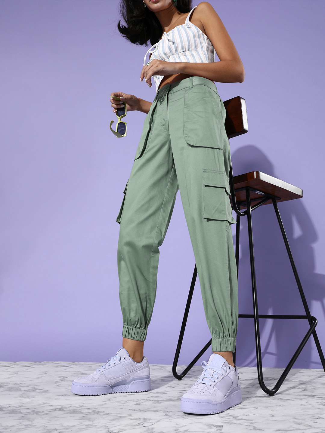 

Style Quotient Women Gorgeous Green Solid Y2K Cargo Trousers