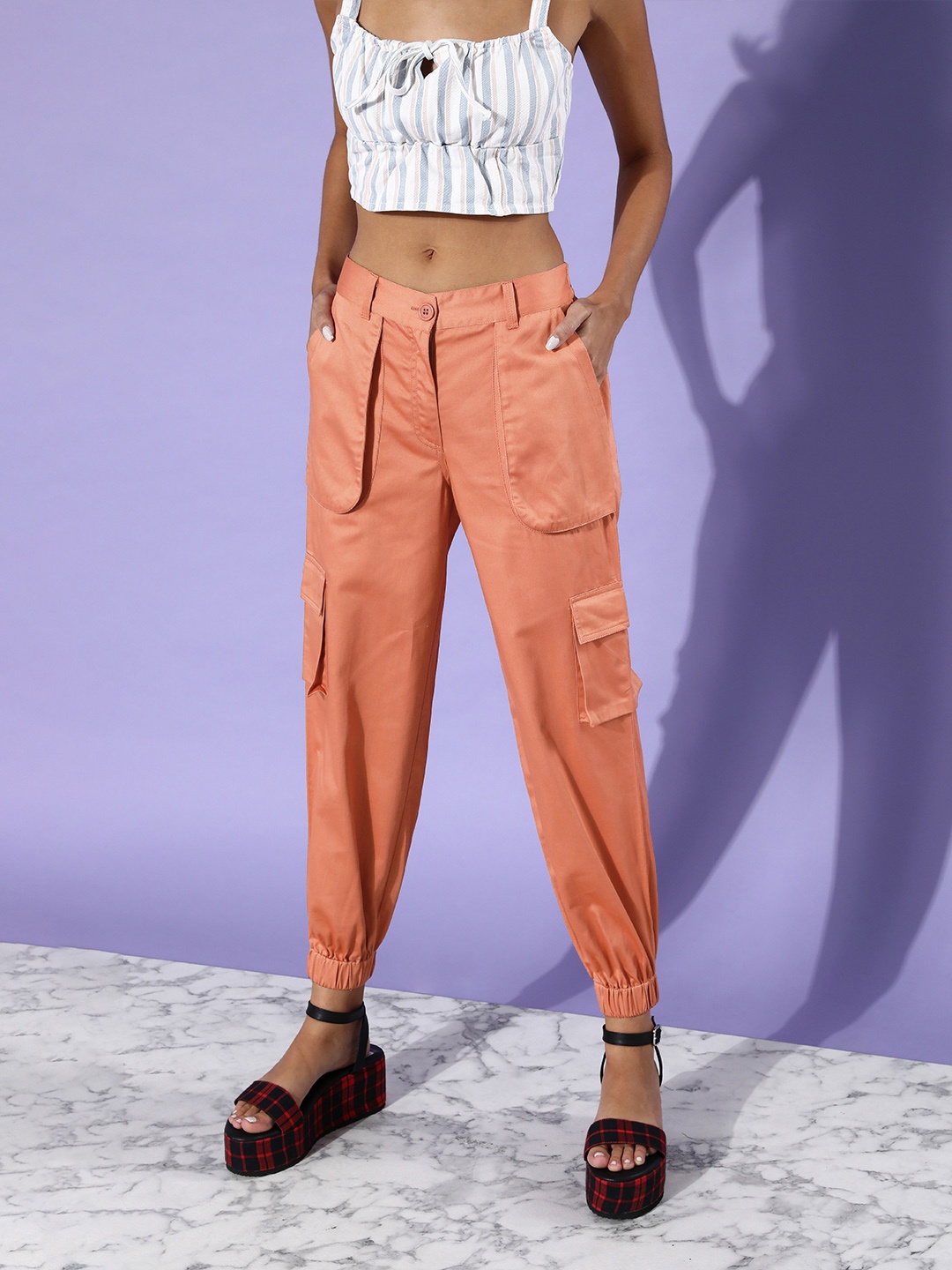 

Style Quotient Women Alluring Coral Solid Y2K Cargo Trousers