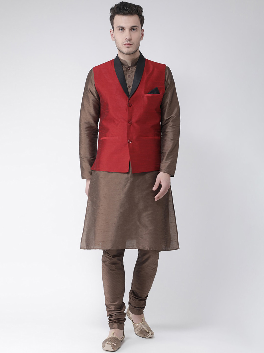 

DEYANN Men Red Layered Dupion Silk Kurta with Pyjamas