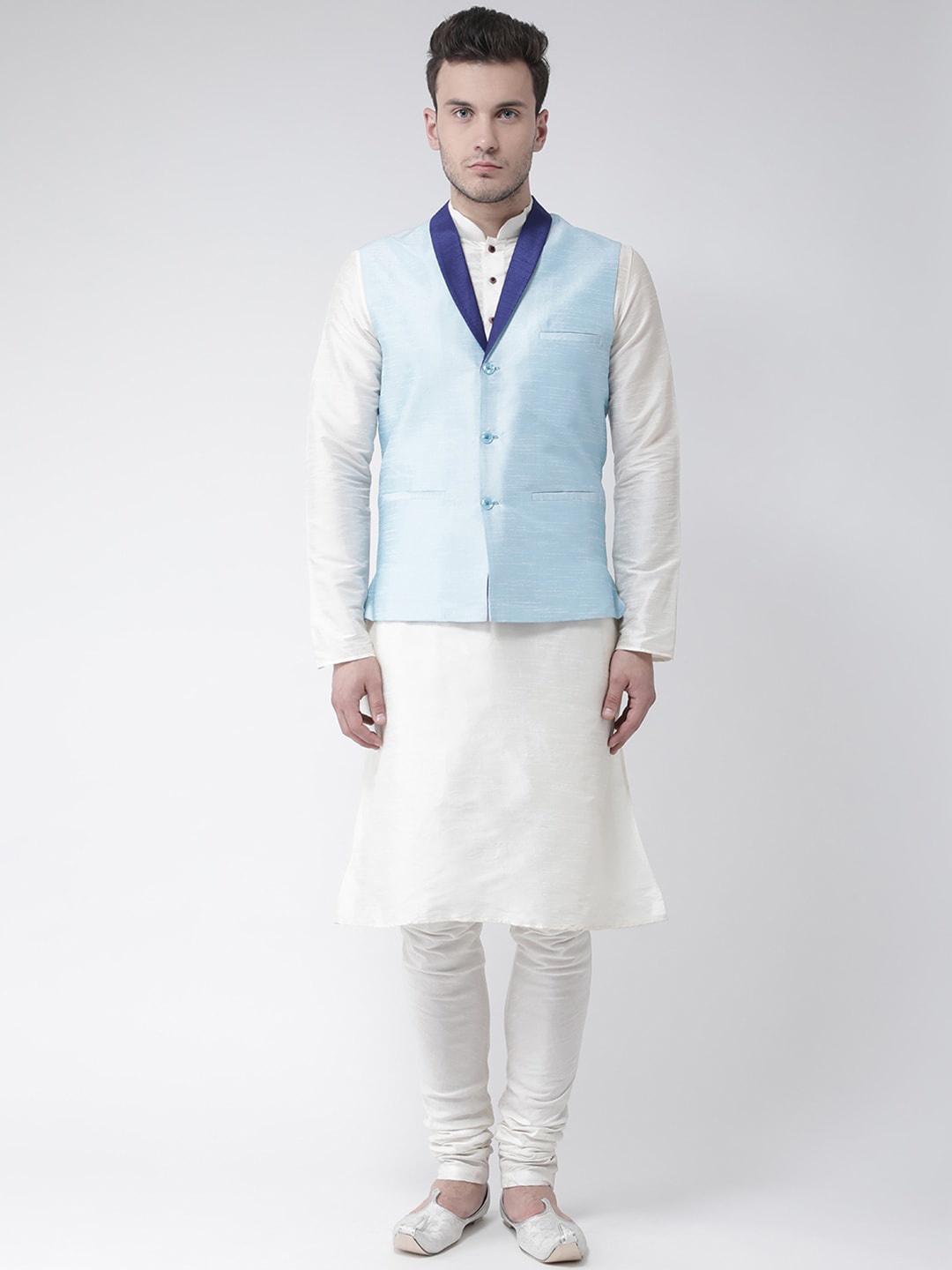 

DEYANN Men Blue Dupion Silk Kurta with Pyjamas