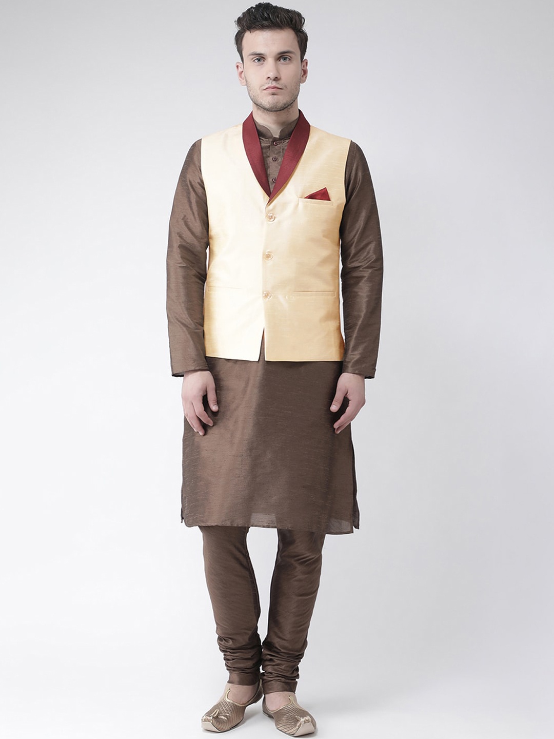 

DEYANN Men Cream-Coloured Dupion Silk Kurta with Pyjamas
