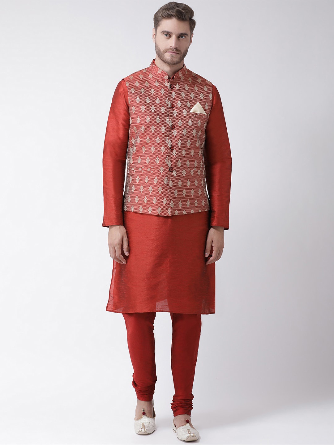 

DEYANN Men Maroon Paisley Dupion Silk Kurta with Pyjamas