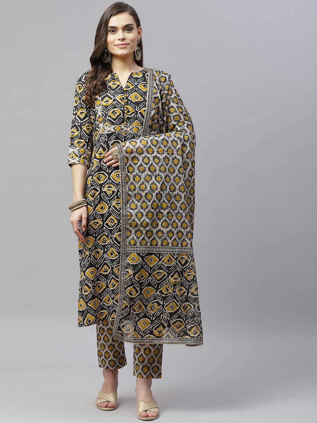 

Indibelle Women Black Printed Gotta Patti Pure Cotton Kurta with Trousers & With Dupatta