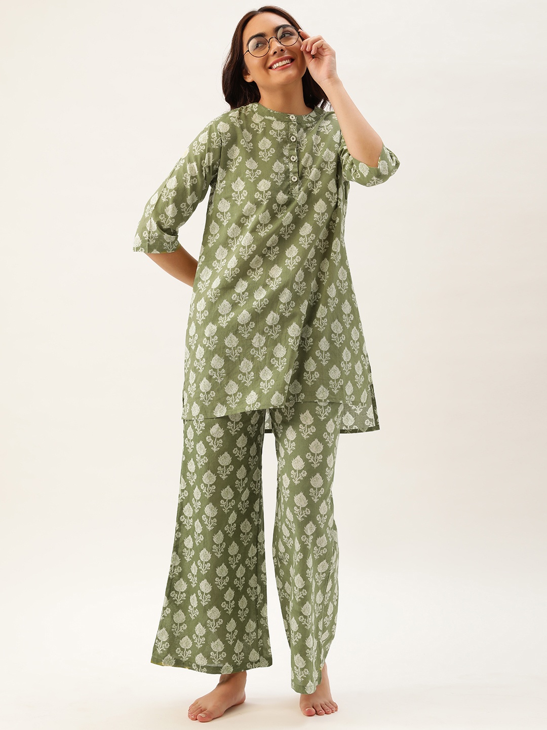 

Clt.s Women Green & White Ethnic Motifs Printed Pure Cotton Palazzo Set