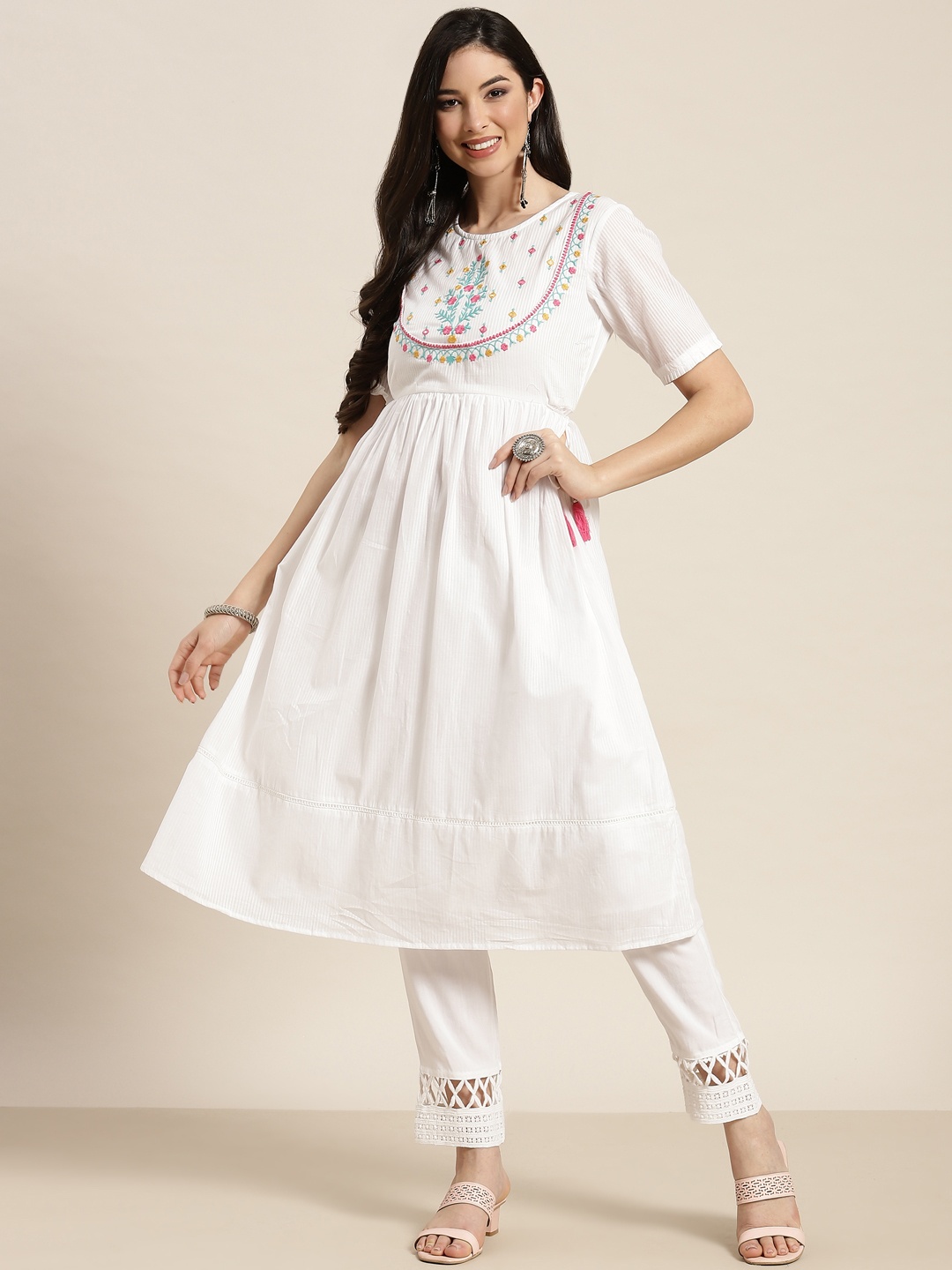 

Juniper Women White Floral Yoke Design Kurta