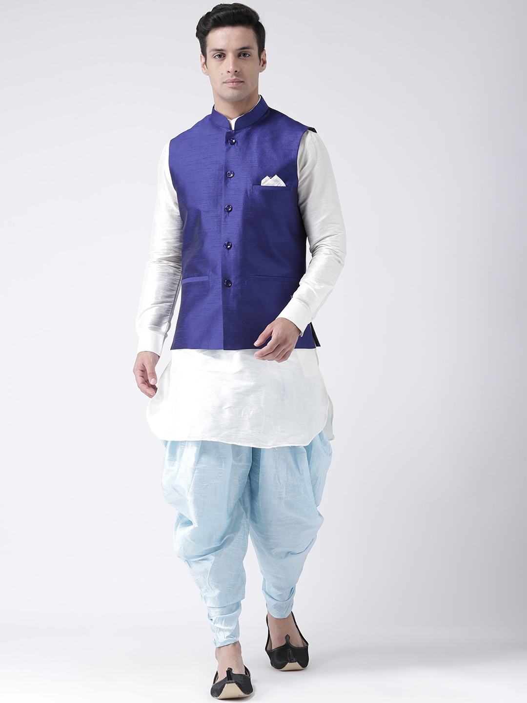 

DEYANN Men Blue Dupion Silk Kurta with Patiala