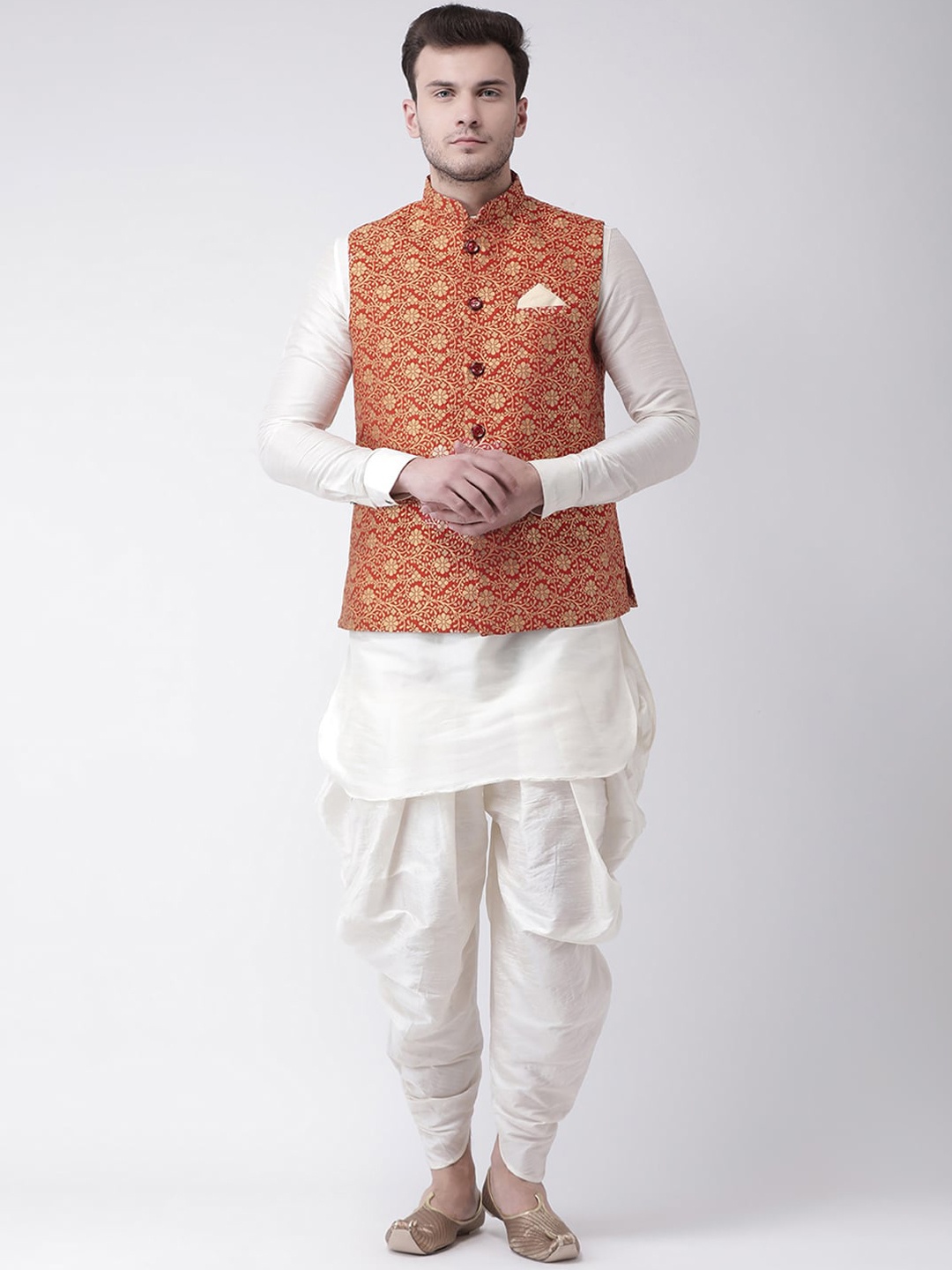

DEYANN Men Red Dupion Silk Kurta with Patiala