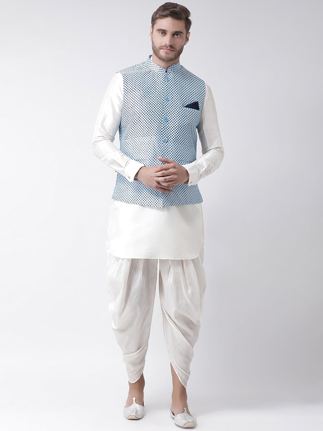 

DEYANN Men Blue Dupion Silk Kurta with Patiala