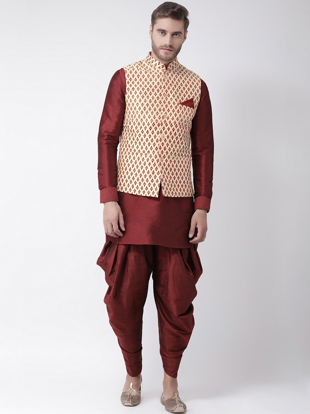 

DEYANN Men Peach-Coloured Paisley Dupion Silk Kurta with Patiala