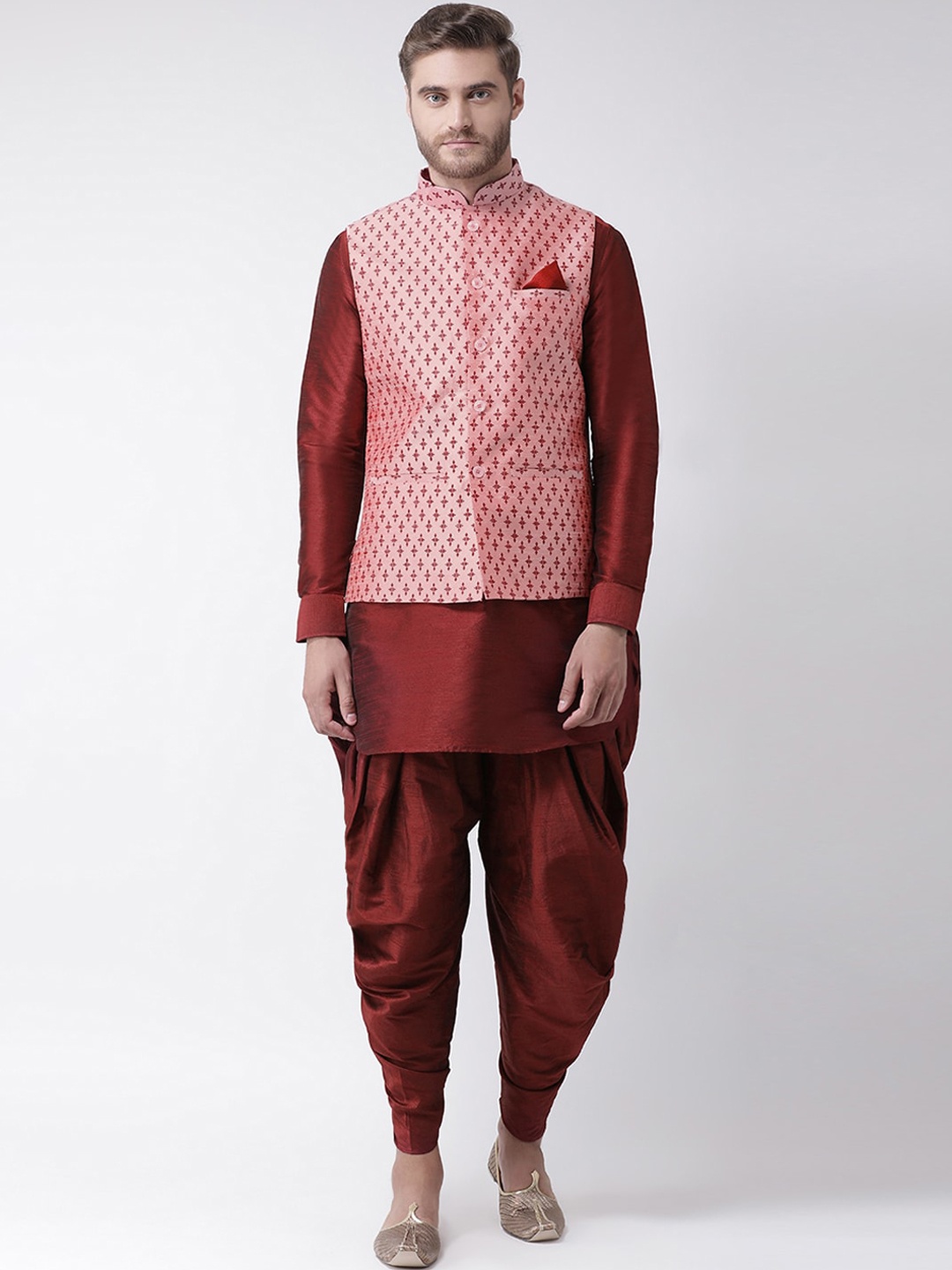 

DEYANN Men Peach-Coloured Ethnic Motifs Layered Dupion Silk Kurta with Patiala