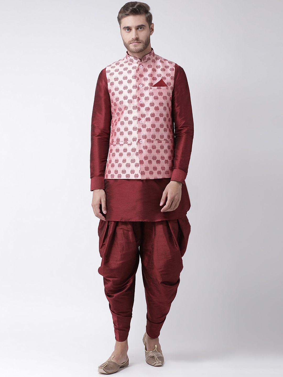 

DEYANN Men Peach-Coloured Paisley Dupion Silk Kurta with Patiala