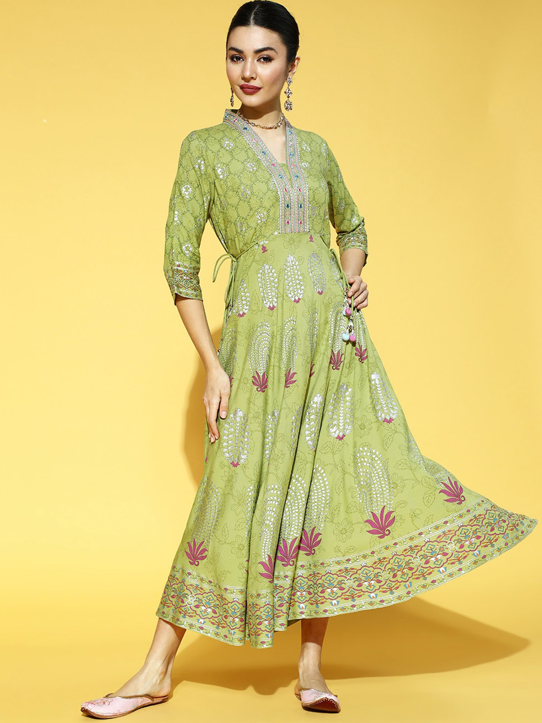 

Juniper Women Green Floral Printed Anarkali Kurta