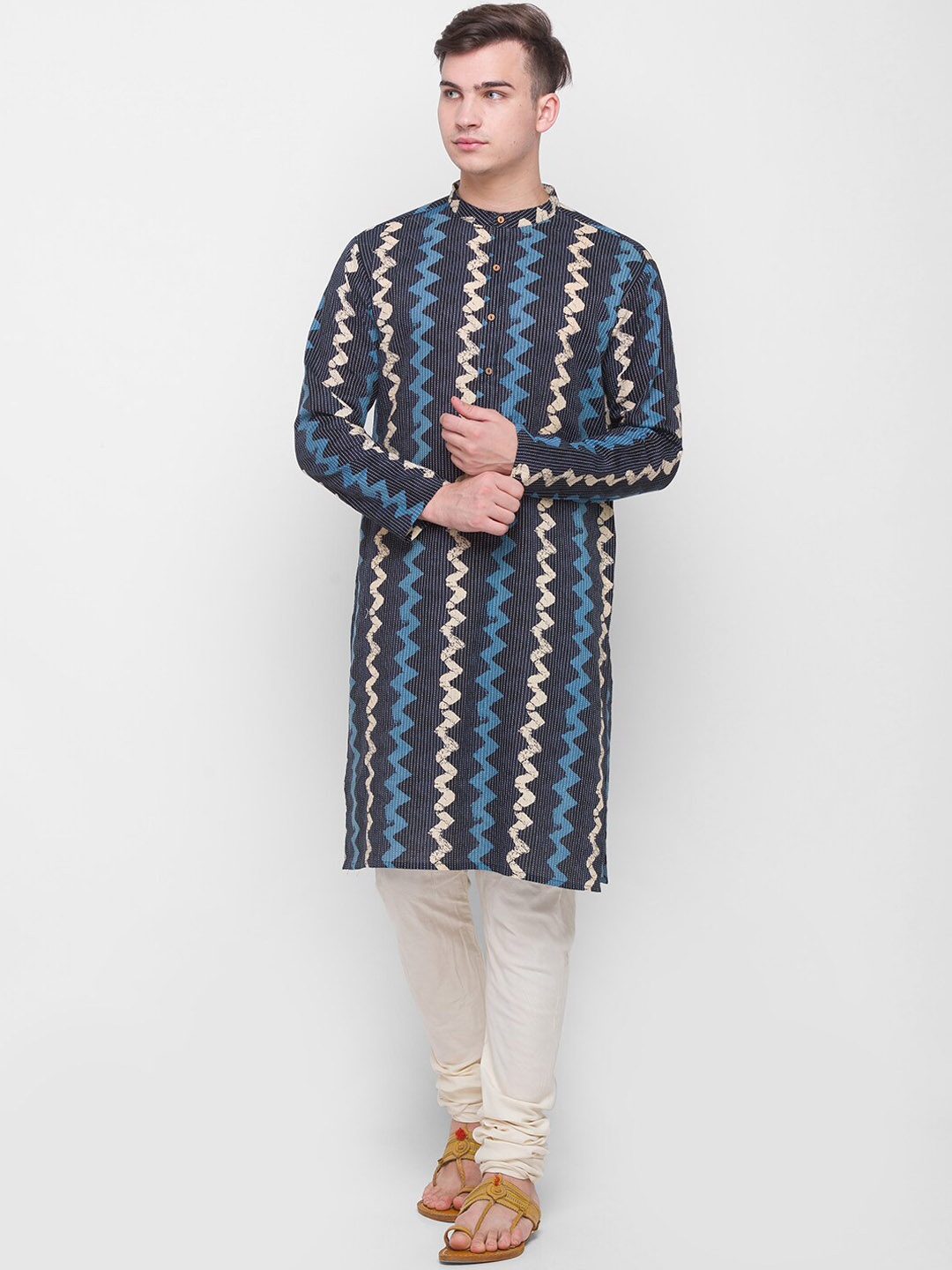 

Globus Men Blue Geometric Printed Kurta