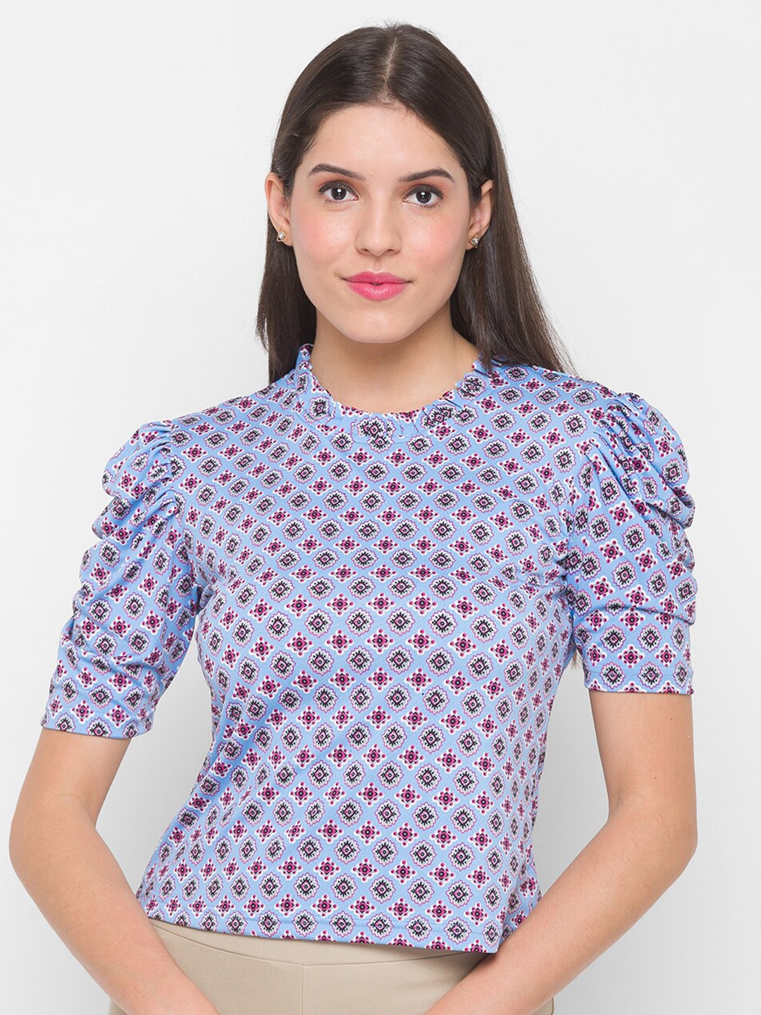 

Globus Women Blue Geometric Printed Crop Top