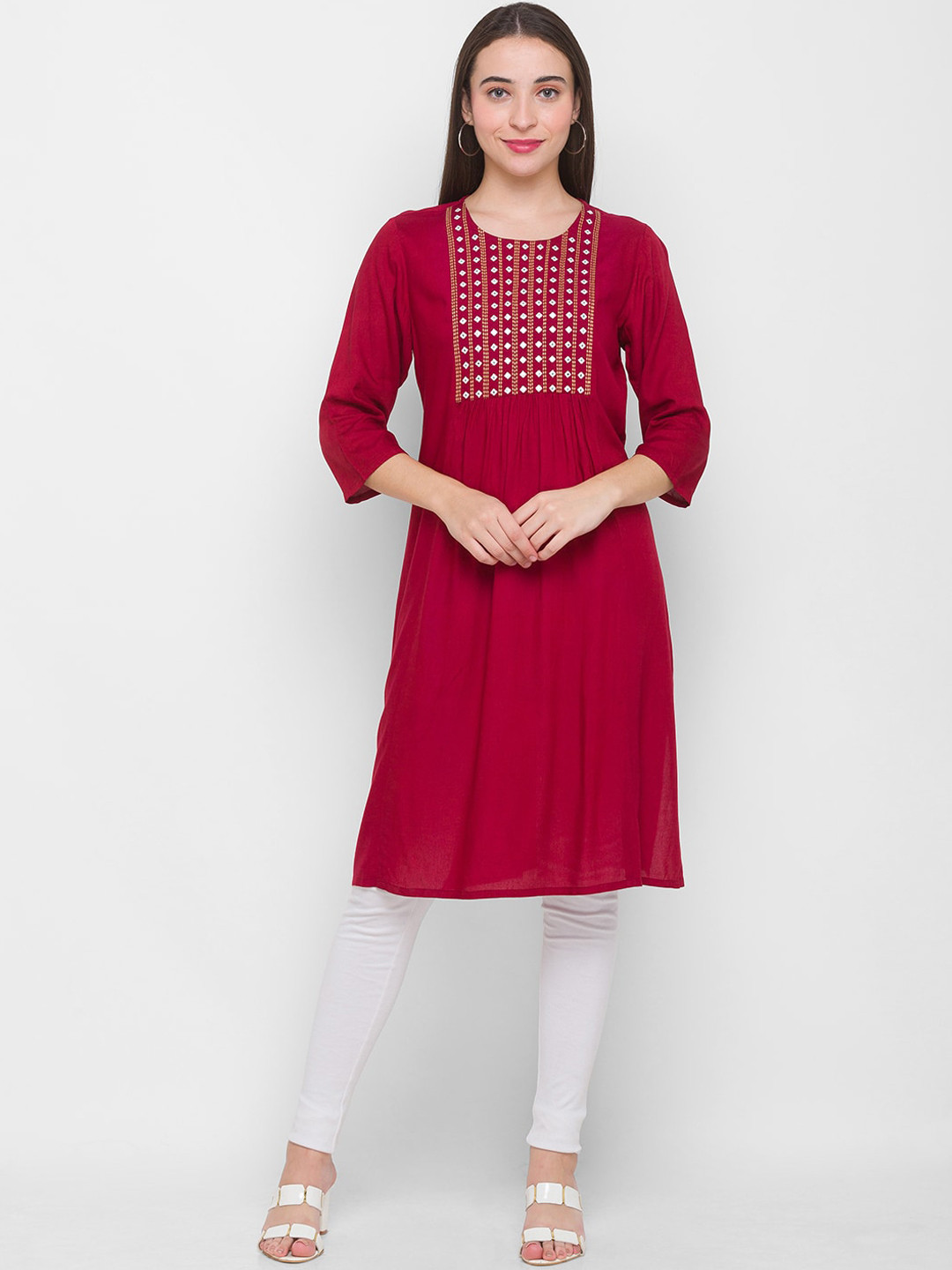 

Globus Women Maroon Geometric Embroidered Thread Work Kurta