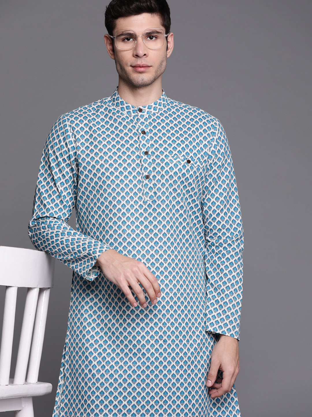 

Indo Era Men Blue & White Ethnic Motifs Printed Pure Cotton Kurta