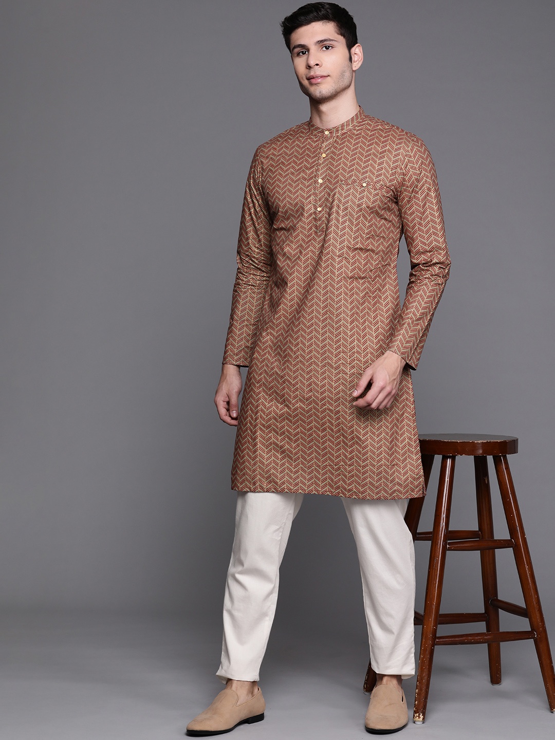 

Indo Era Men Olive Green & Maroon Chevron Printed Kurta