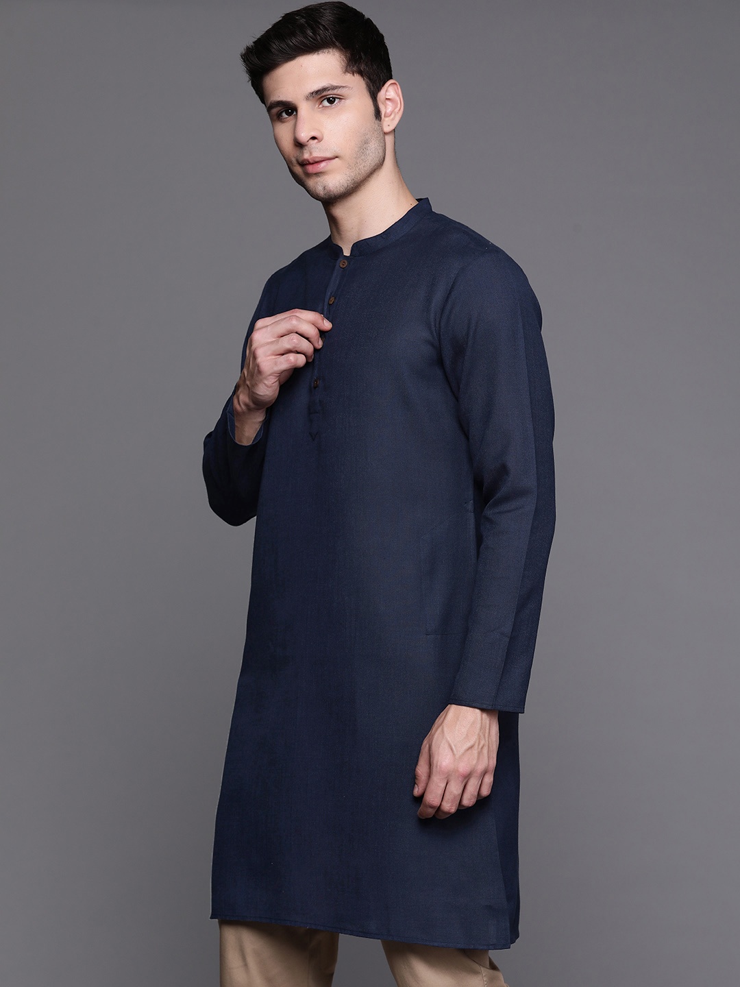 

Indo Era Men Navy Blue Solid Pure Cotton Kurta