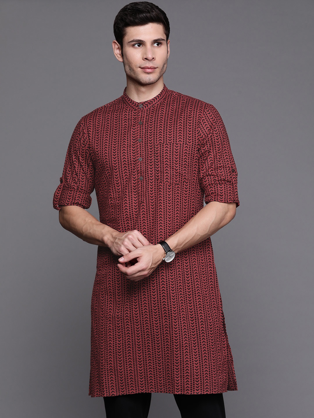 

Indo Era Men Maroon & Black Geometric Printed Pure Cotton Kurta
