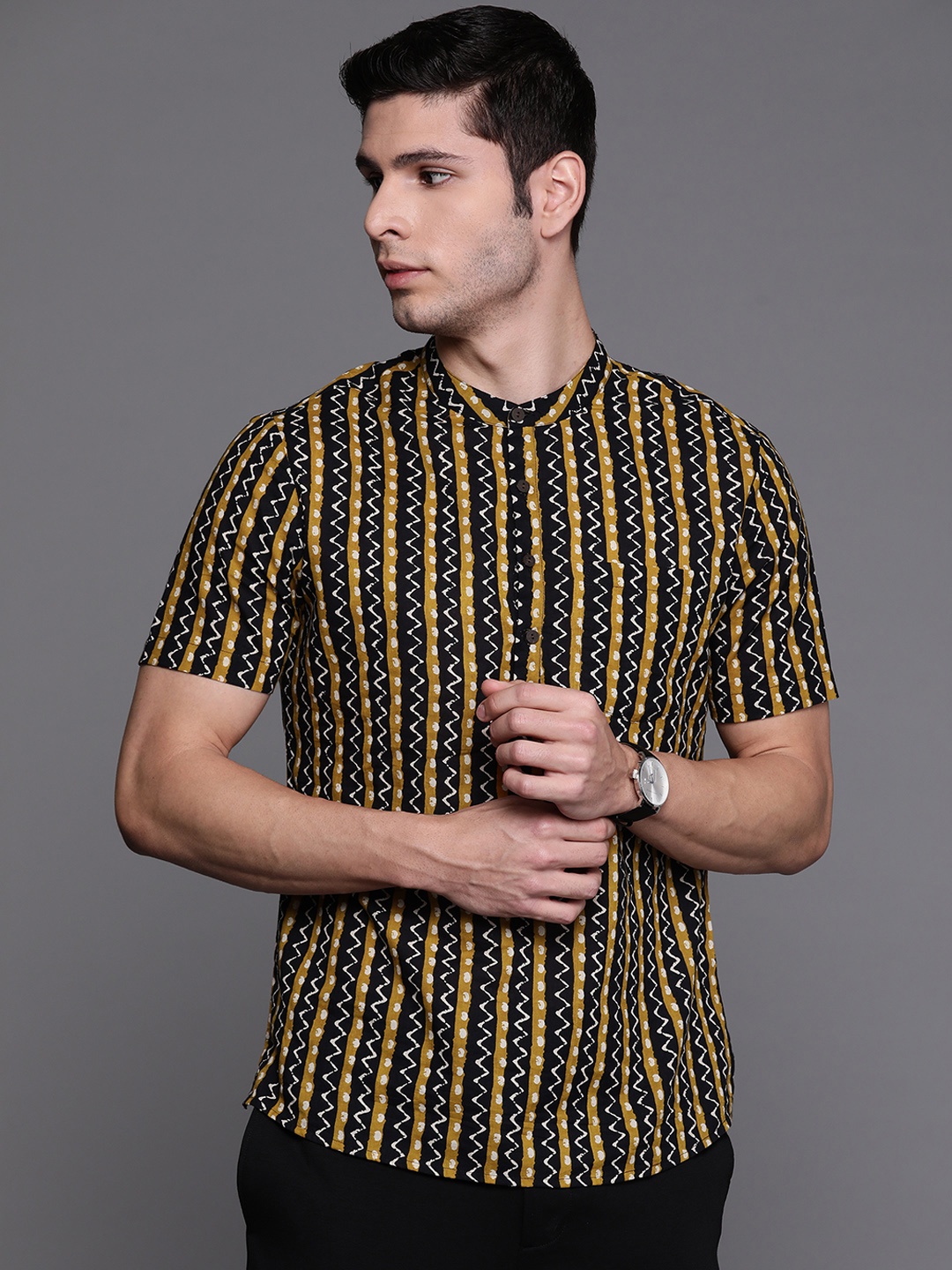 

Indo Era Men Black & White Ethnic Motifs Printed Pure Cotton Kurta