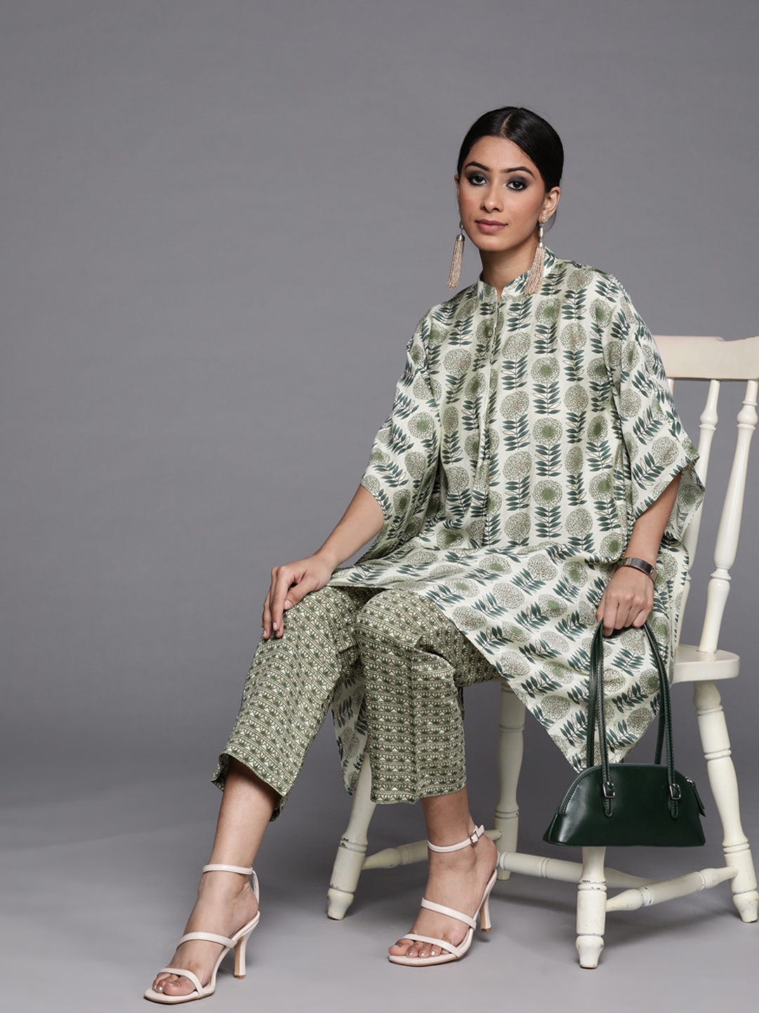 

Libas Women Green Floral Printed Kurta with Trousers