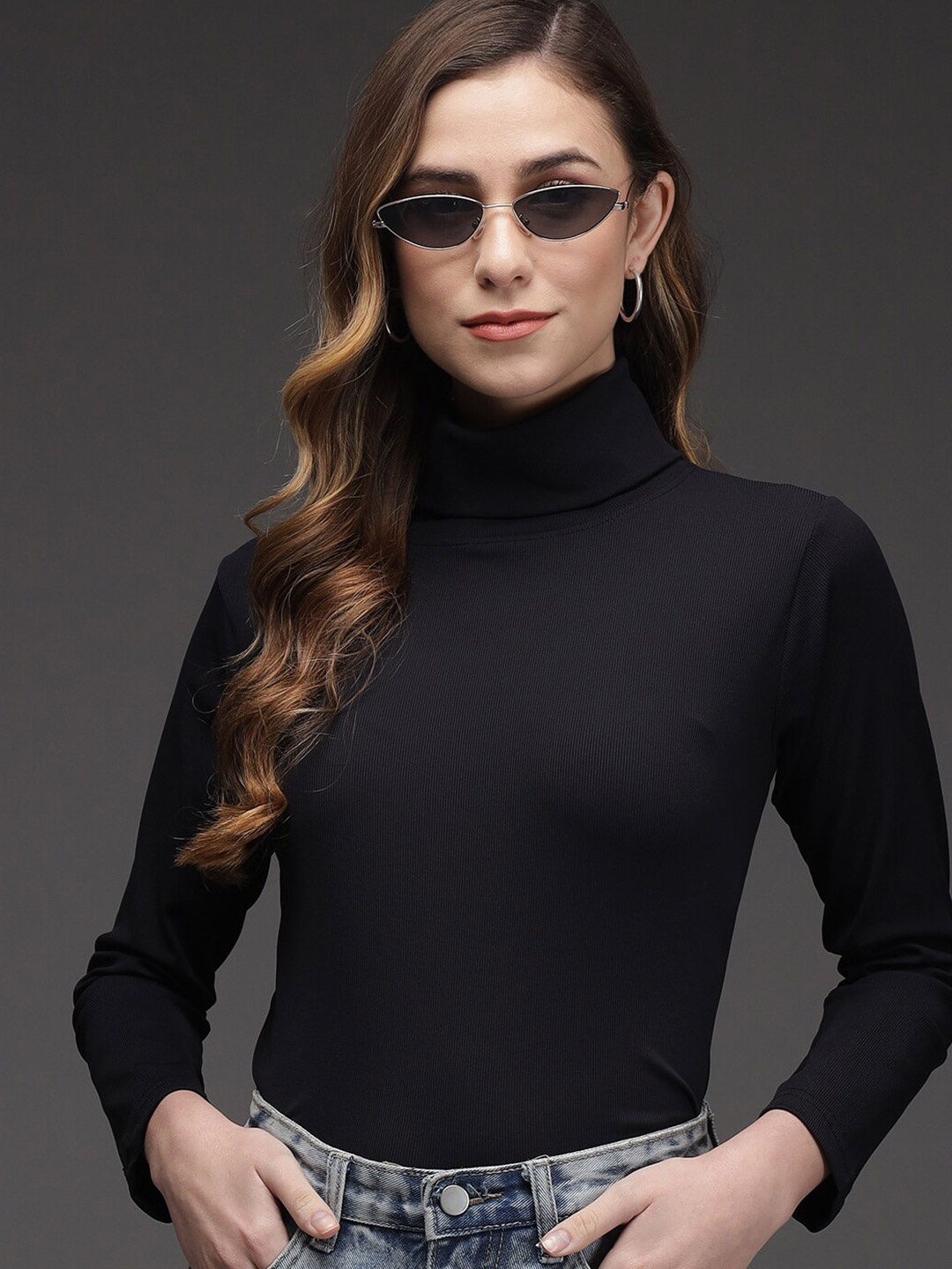 

Darzi Women Black Turtle Neck Pullover