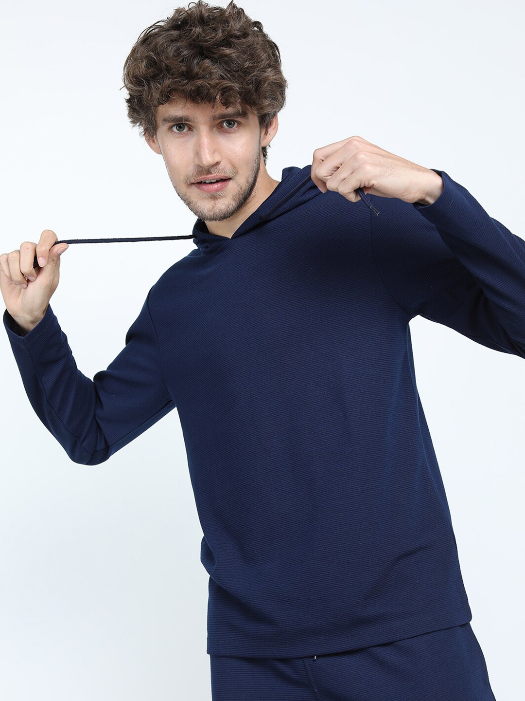 

HIGHLANDER Men Navy Blue Structured Slim Fit Hooded T-shirt
