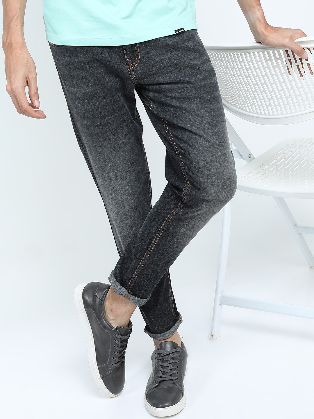 

LOCOMOTIVE Men Grey Tapered Fit Light Fade Stretchable Jeans