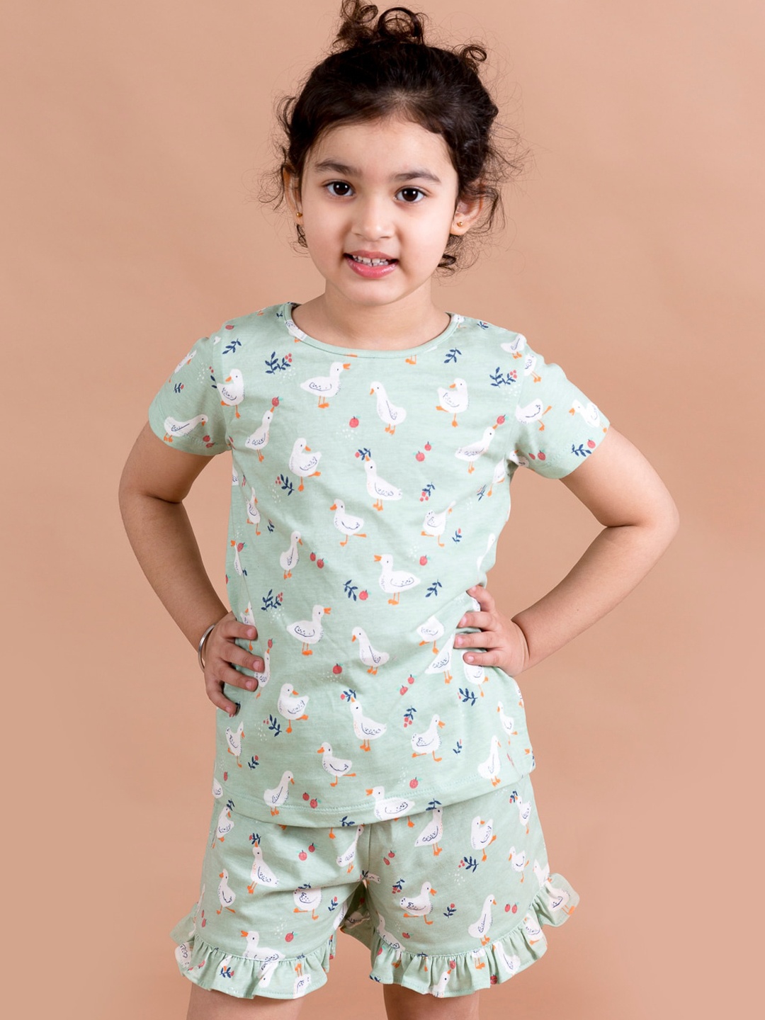 

pspeaches Girls Green & White Printed Night suit