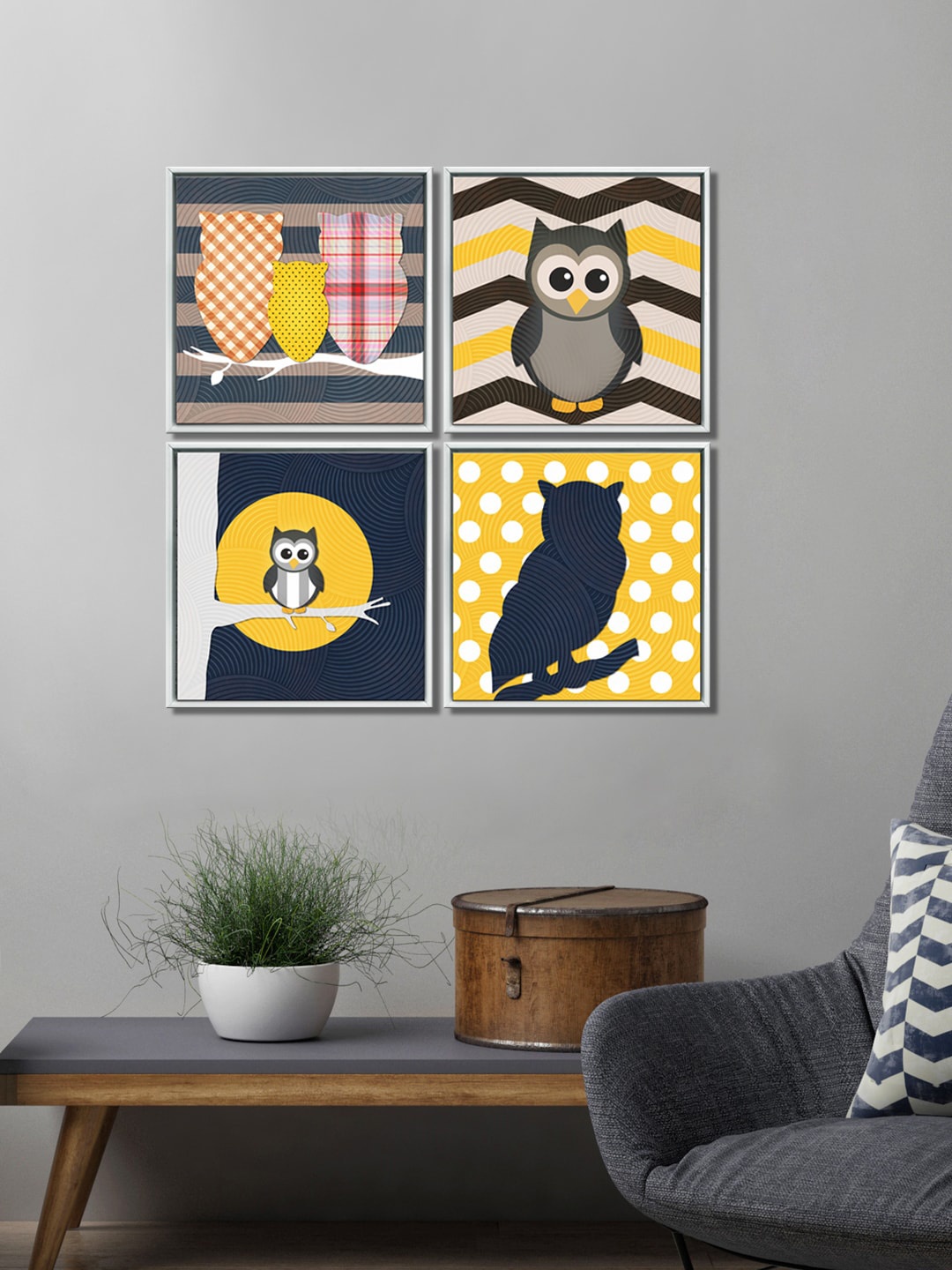 

999Store Yellow & Black Set of 4 Owl Wall Art