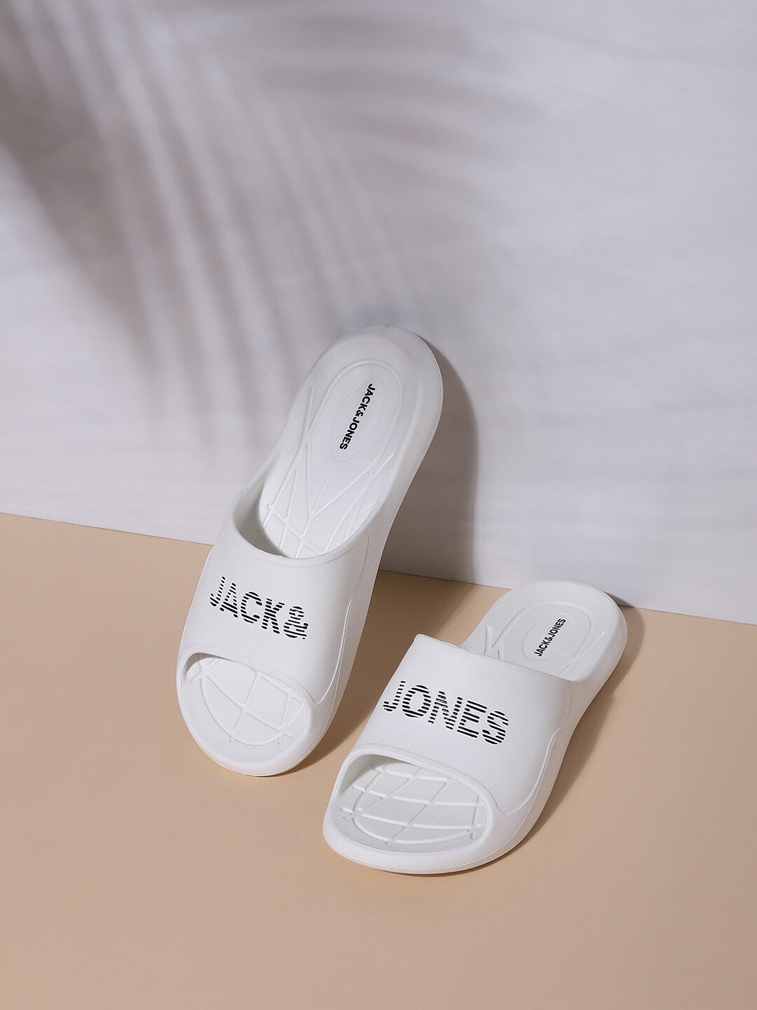 

Jack & Jones Men White & Black Printed Sliders