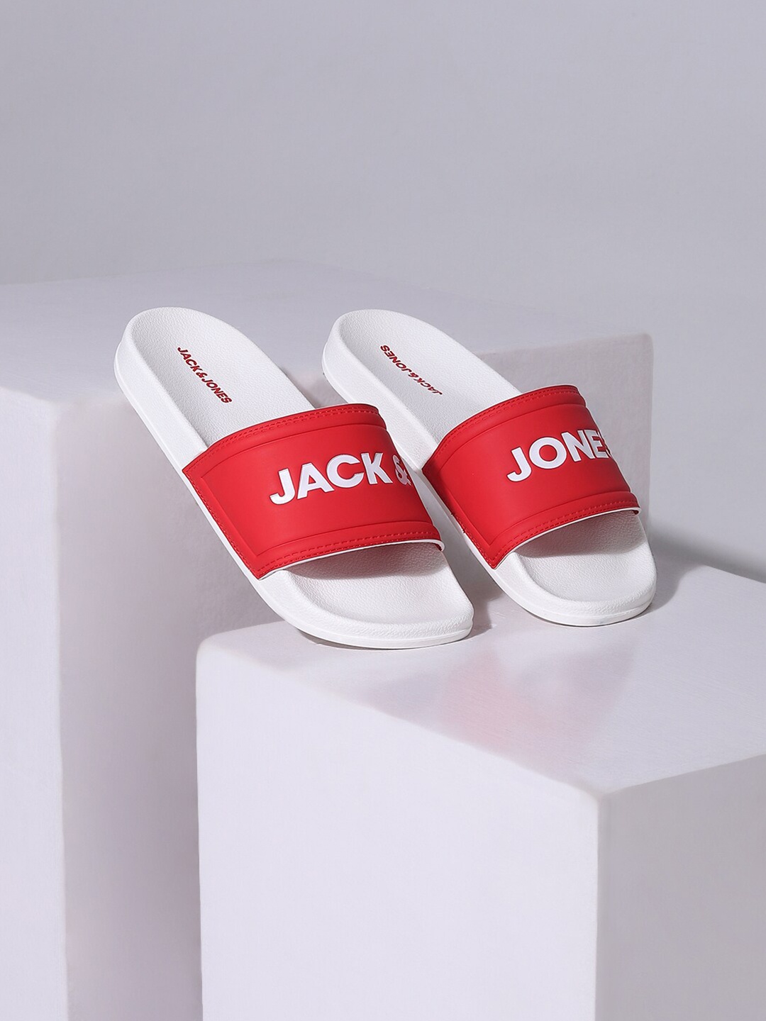 

Jack & Jones Men Red & White Printed Sliders