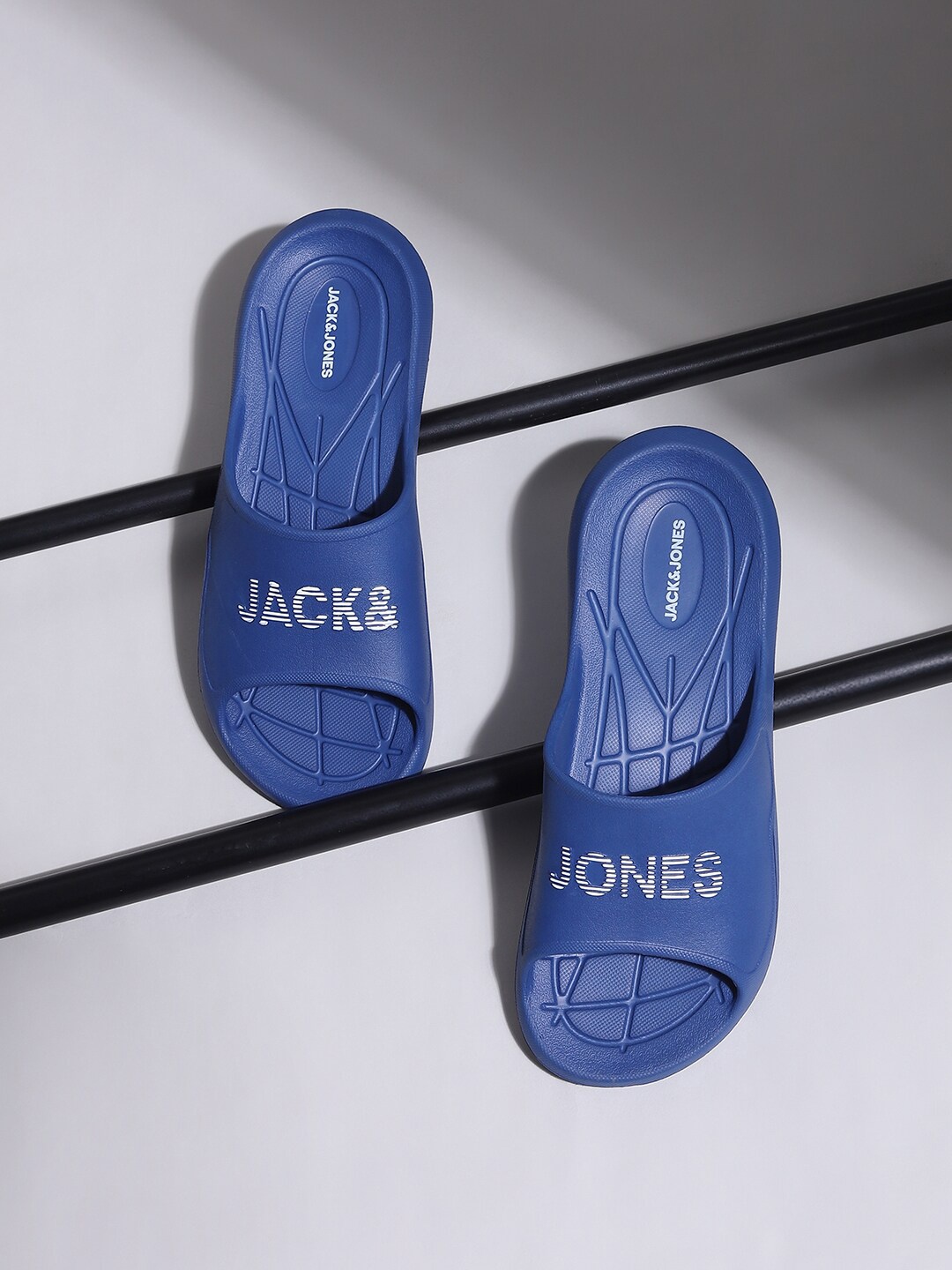 

Jack & Jones Men Blue & White Sliders