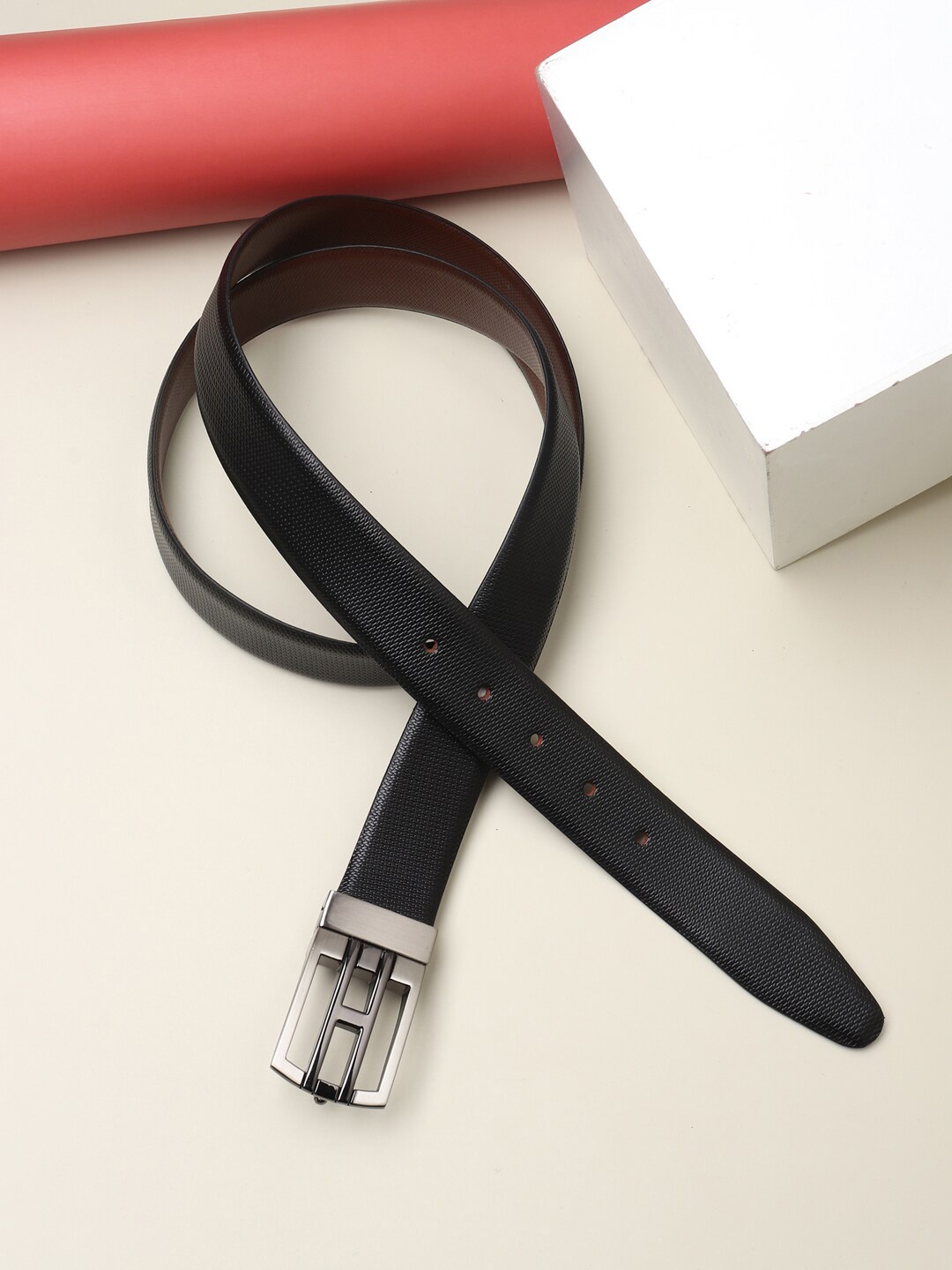 

Teakwood Leathers Men Black Textured Leather Belt