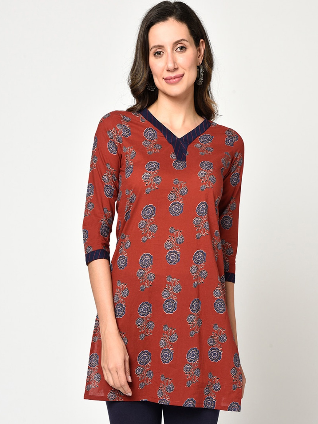 

KALINI Maroon & Blue Floral Printed V-Neck Pure Cotton Kurti