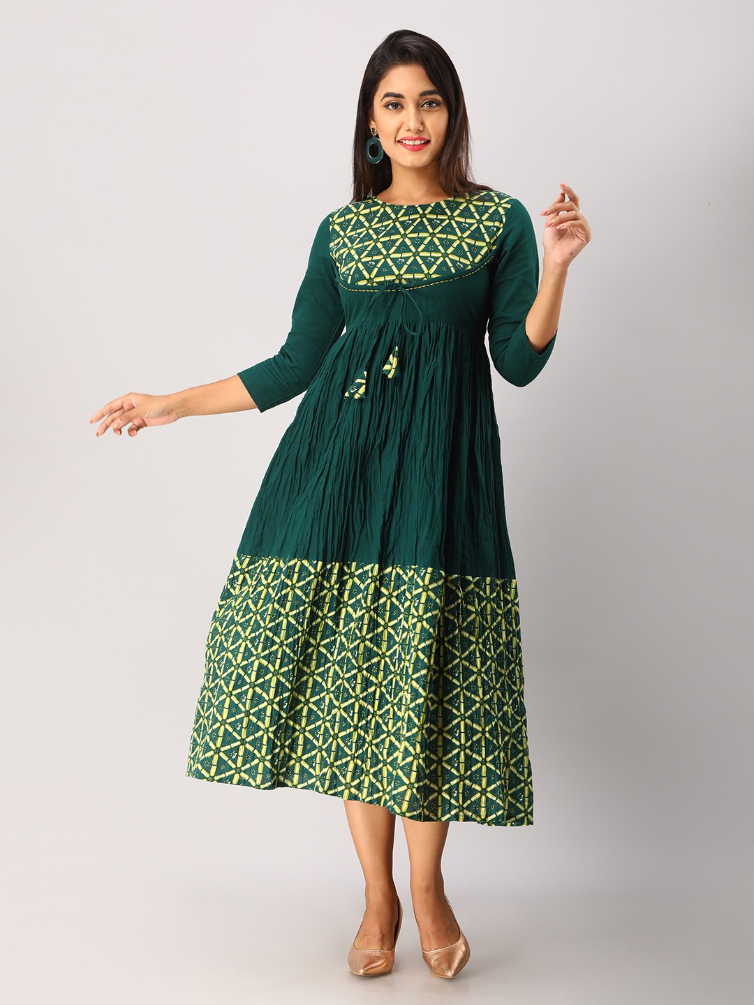 

KALINI Women Green Geometric Yoke Design Flared Sleeves Mirror Work Anarkali Kurta